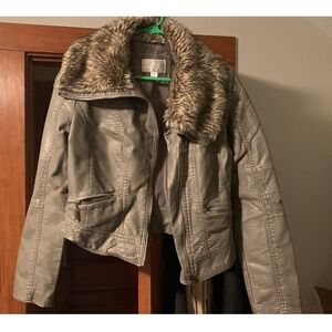 womens jacket, grey, with faux fur‎